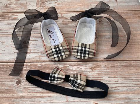 burberry inffant shoes with a bow|Adorable Bow Detail: Burberry Infant Shoes .